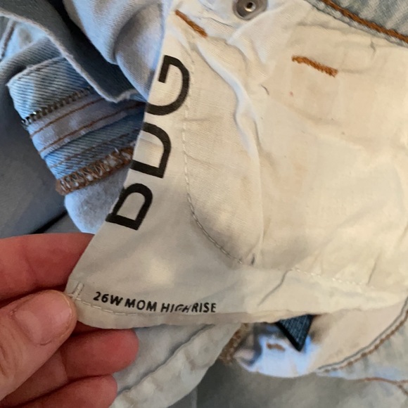 GUC distressed Ou BDG skinny jeans - Picture 2 of 3